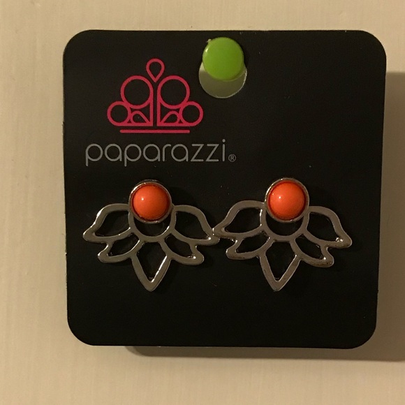 Women’s earrings. - Picture 2 of 3